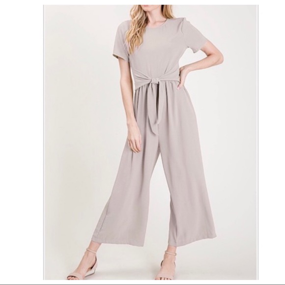 ✨LAST ONE✨Short sleeves front knot detail jumpsuit - Picture 5 of 8